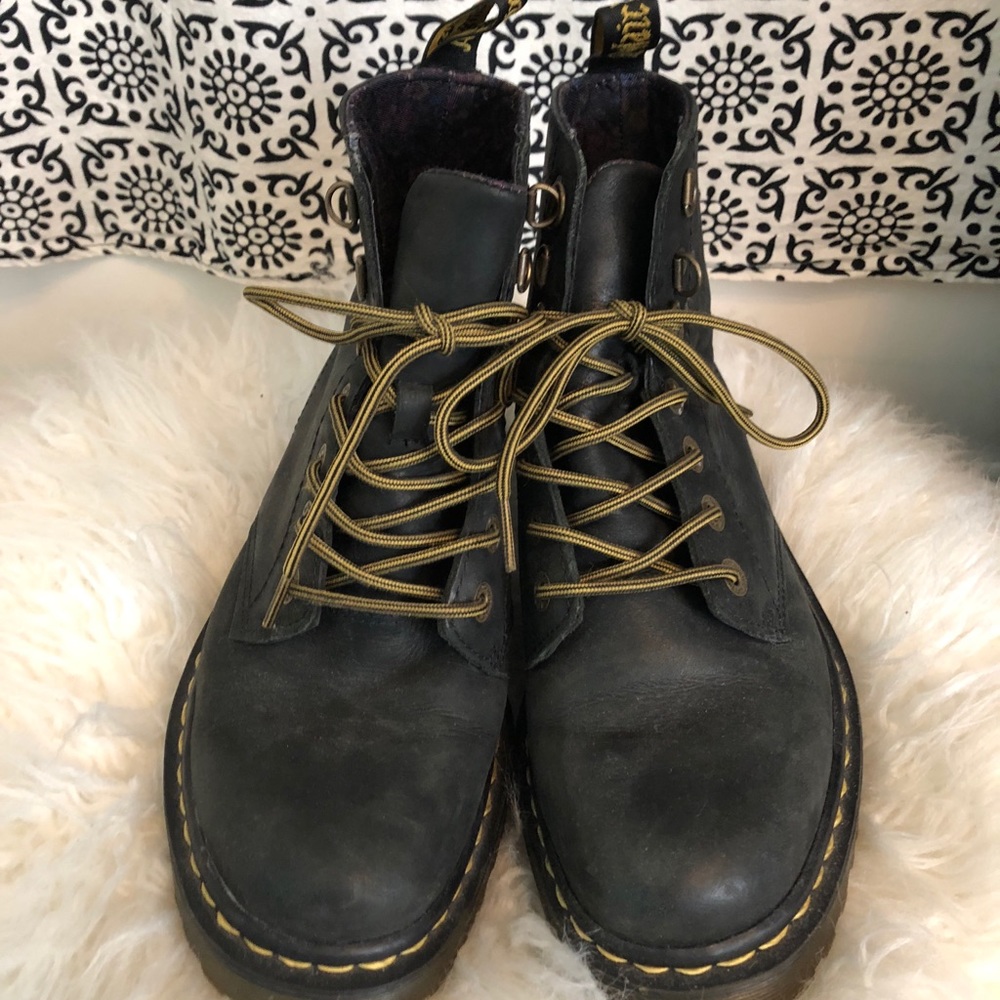 Dr. Martens black matte